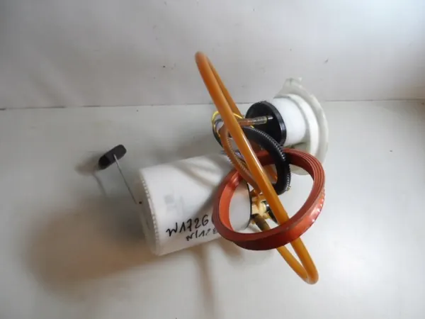 Bomba de combustível VW Passat B7 2.5 FSI 561919051B image 2