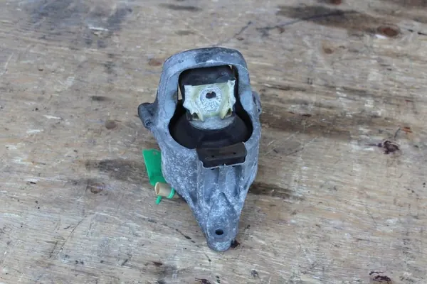 Engine Mount Bracket Audi A4 S4 B9 2017 2.0TFSI OEM image 2