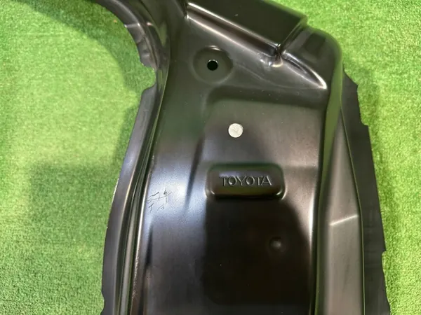 Seuil droit Toyota Yaris III OEM 611310D140 image 8