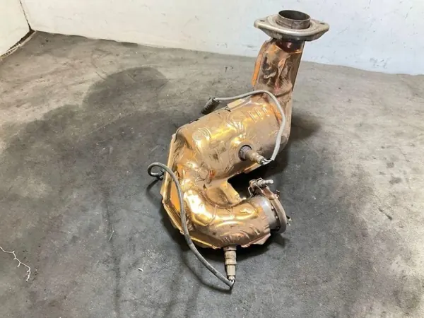 Mercedes A2474902304 Katalysator/DPF 2022 image 3