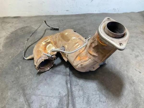 Mercedes A2474902304 Katalysator/DPF 2022 image 5