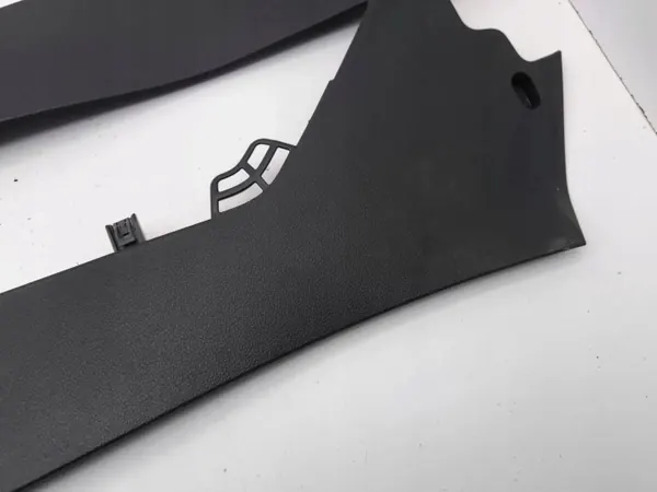 OEM 5E8863046 Rechte Tunnel-Seitenabdeckung Skoda Octavia image 4