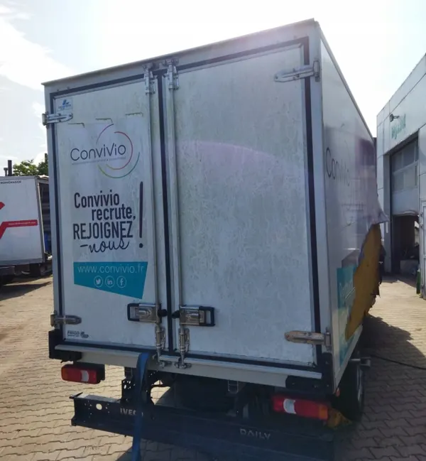 Furgão Refrigerado CHŁODNIA com Unidade, Carroçaria 3.85m image 3