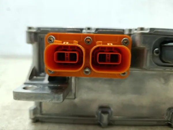 OEM 05185047AE Jännitemuunnin Chrysler Pacificalle image 7