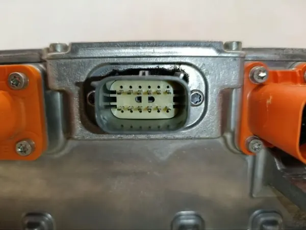 OEM 05185047AE Jännitemuunnin Chrysler Pacificalle image 8