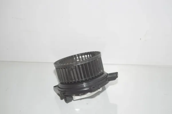 Motor de aquecimento BMW X3 G01 G20 G29 64119382861 image 2