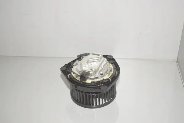 Motor de aquecimento BMW X3 G01 G20 G29 64119382861 image 3