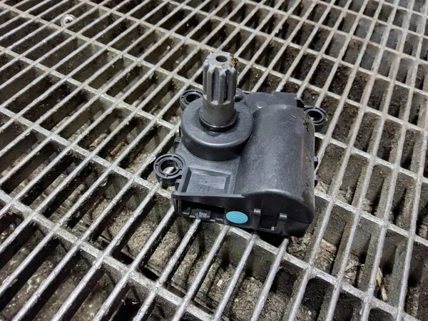 Motor de compuerta de aire KIA Xceed OEM D332EDFA02 image 3