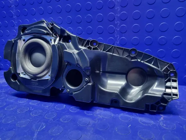 Audi A6 C7 Bose Subwoofer OEM 4G0035298 - Oikea Etuovi image 5
