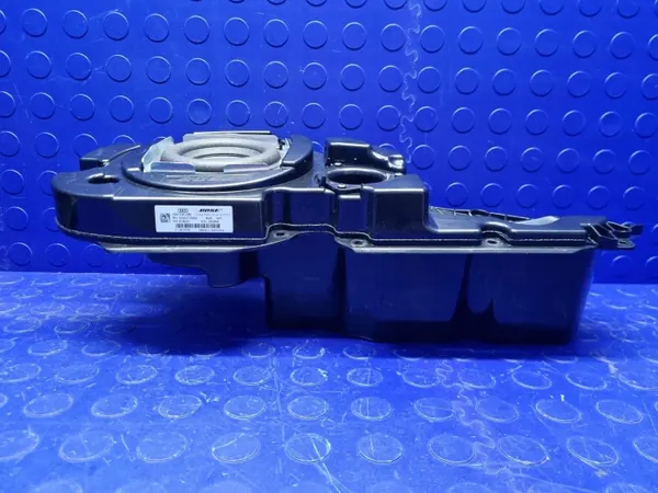 Audi A6 C7 Bose Subwoofer OEM 4G0035298 - Oikea Etuovi image 6