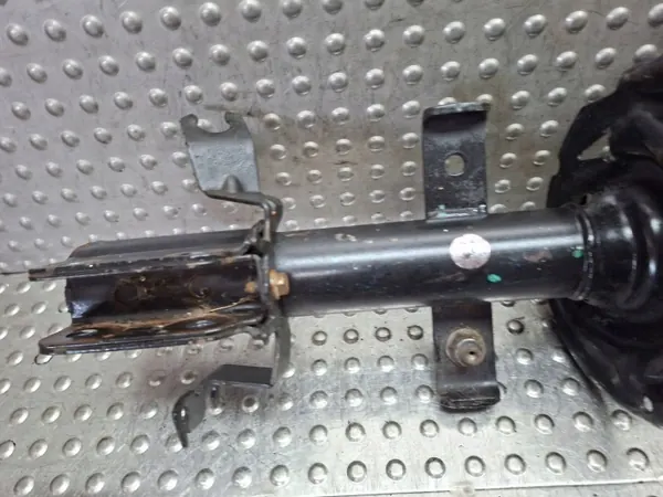 Fram Vänster Stötdämpare OEM S26309767 Renault Clio IV image 3