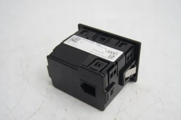 Prise USB Audi OEM 4G0035726 pour A3 S3 8V image 3