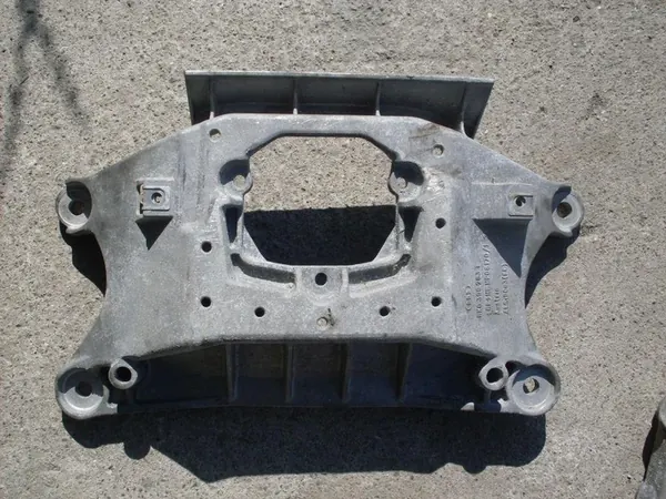Gearbox Support Audi A4 A5 8K0399263T image 1