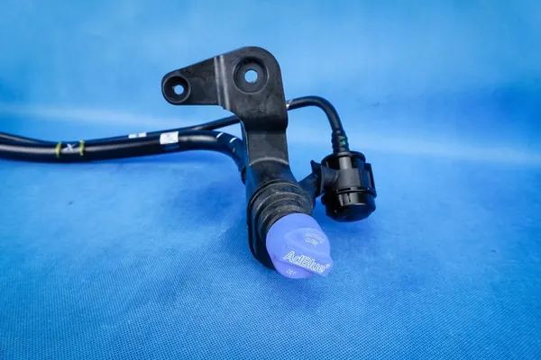 Goulotte AdBlue SCR BMW X5 G05 X6 G06 16197440011 image 2