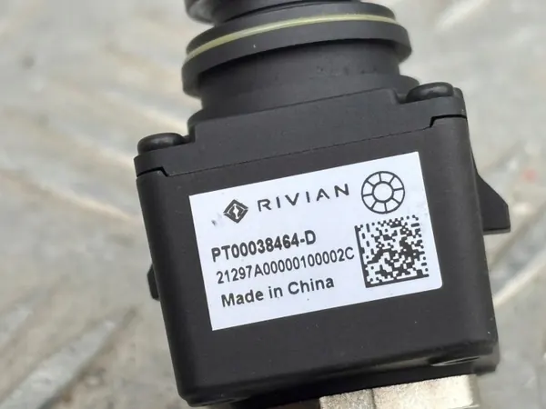 Câmera assistente de faixa RIVIAN R1T R1S PT00038464-D image 3