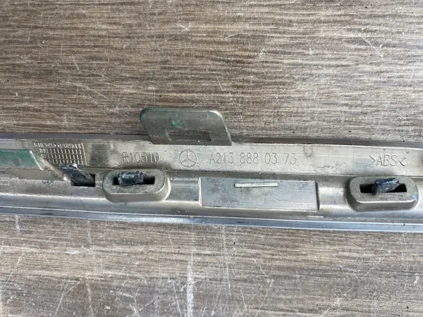 Ensemble de chrome de calandre Mercedes E 213 image 4