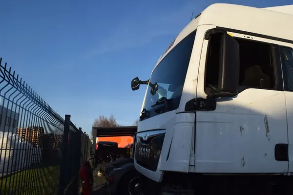 Koko ohjaamo MAN TGX XLX E6 440hv - Käytetty kunto image 2