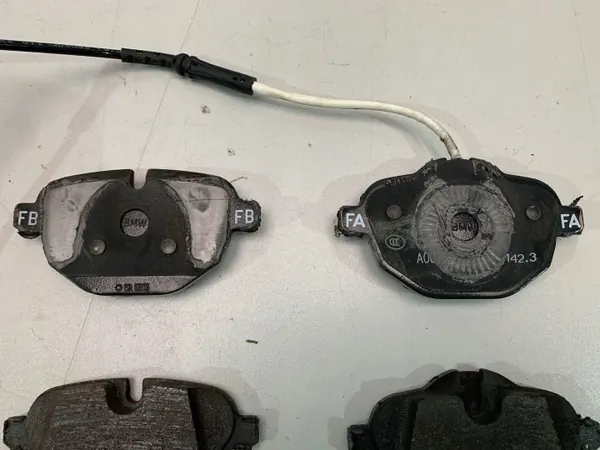 OEM 6892641 Taka jarrupalat BMW X4/X3:lle image 4