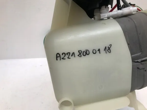 Bomba de ar Mercedes W221 OEM A2218000118 - Usado image 5