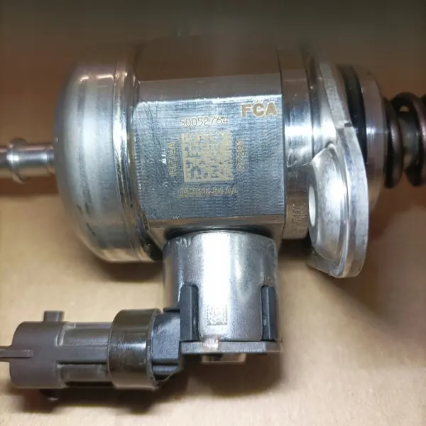 Jeep Wrangler JL 2.0 bränslepump OEM 05281484AA image 3