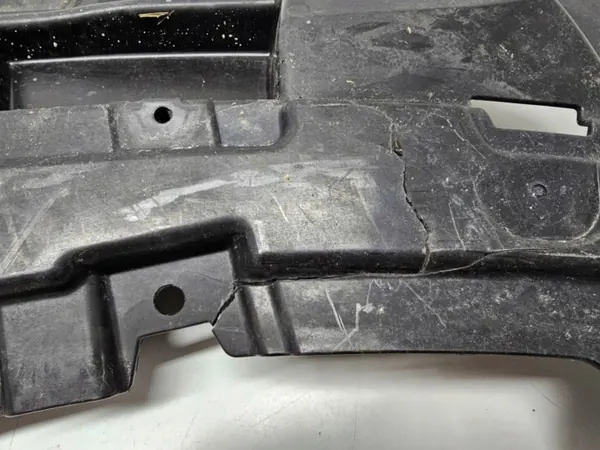 OEM 4M0807611G Audi Q7 II Under Bumper Shield image 5