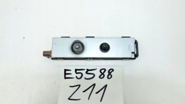 Mercedes Antenneversterker Module OEM A2239053708 image 4