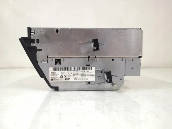 Mercedes COMAND SD Wisselaar OEM 2219004101 - Gebruikt image 3