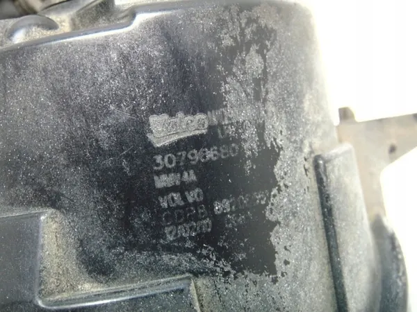 Farol de neblina esquerdo 30796680 Volvo XC60 C70 C30 08- image 4