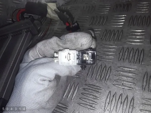 Volvo V50 Sähköinen sisälämmitin OEM 3m5118k463fb image 4