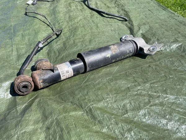 Amortizzatore posteriore sinistro Opel Insignia A image 2