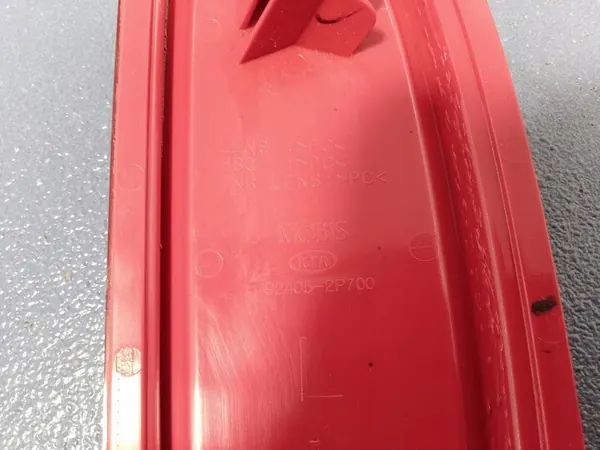 Lámpara antiniebla trasera izquierda Kia Sorento II Lift 92405-2P700 image 5