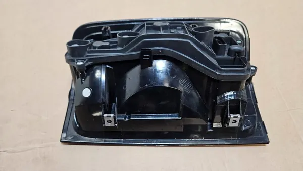 Luz trasera izquierda VW Amarok EU Org image 10