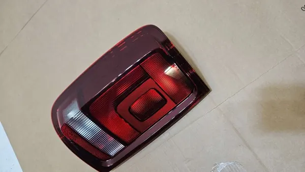 Luz trasera izquierda VW Amarok EU Org image 3