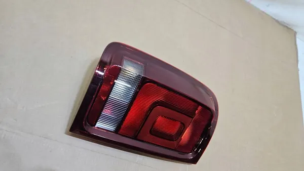Luz trasera izquierda VW Amarok EU Org image 4