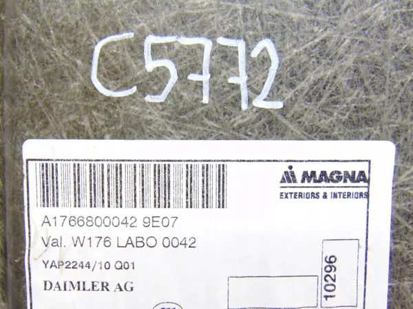 Alfombrilla de maletero Mercedes A W177 OEM A1766800042 image 6