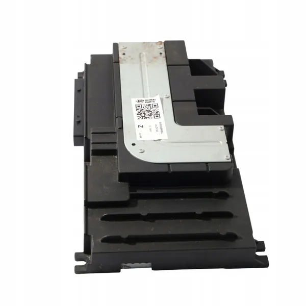 Audi A3 8V Bang & Olufsen Äänenvahvistin OEM 8V0035465C image 5