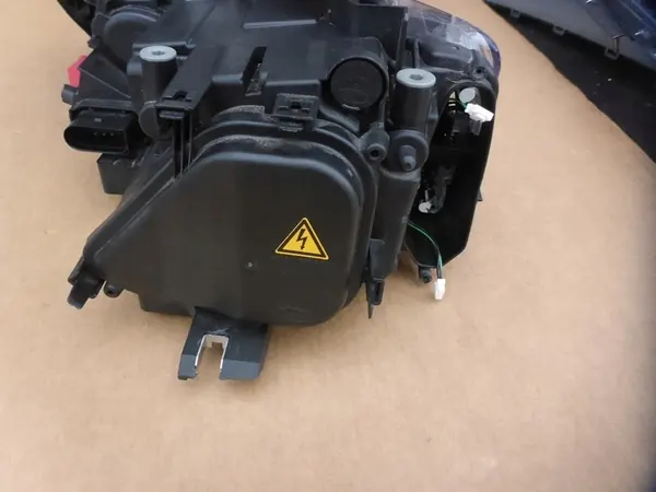 AUDI Q3 8U0 Faro Derecho Bi-Xenón LED ZKW image 8