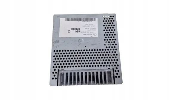 Mercedes S-klass W221 Radio Tuner Förstärkare OEM A2218206689 image 2