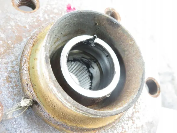 Pivot de roue avant droit OEM 4E0258J d'occasion image 7