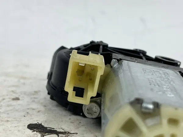 Tesla Model X Sitzmotor OEM AG131033 - Gebraucht image 4