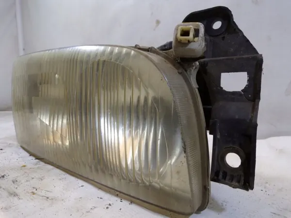Farol Dianteiro Direito Kia 2700 - Peça OEM Usada image 3