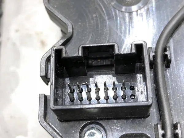 Audi Q8 SUV Sisätilavalaisin OEM 5Q0951177 image 4