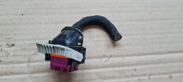 Motorplug 4M0973056D för Audi S4 B9 3.0 TFSI image 2