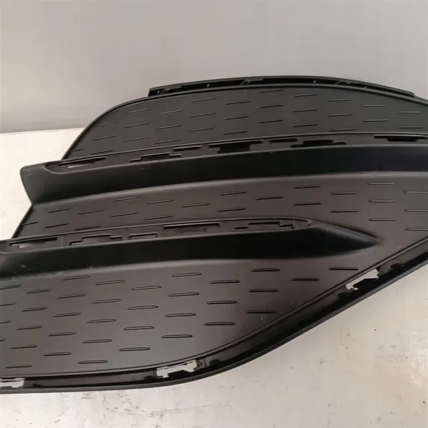 Grille de pare-chocs avant droite Mercedes GLA 247 AMG A2478854005 image 3