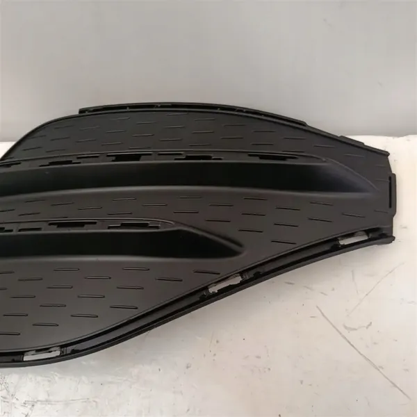 Grille de pare-chocs avant droite Mercedes GLA 247 AMG A2478854005 image 4