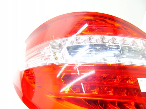 Linker achterlicht Mercedes R-Klasse W251 Lift A2518201964 image 5