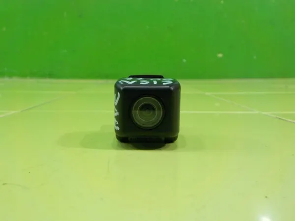 Caméra de recul Toyota OE OEM 17AB116 30 - Occasion image 2