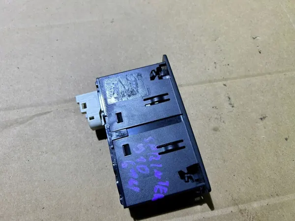 USB-pistorasia OEM VHB5428 Mercedes Sprinter 907/910 image 4