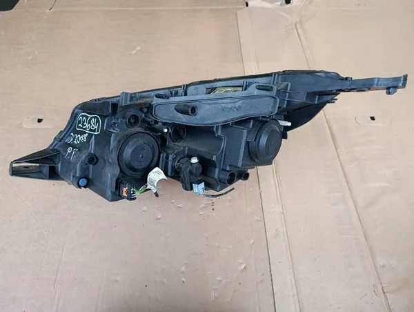 PEUGEOT 2008 I LIFT Rechter Voorlamp 9825313680 image 4