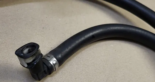 OEM 8T0 Pesuliettoletku Xenonille - Audi A4 B8 image 6